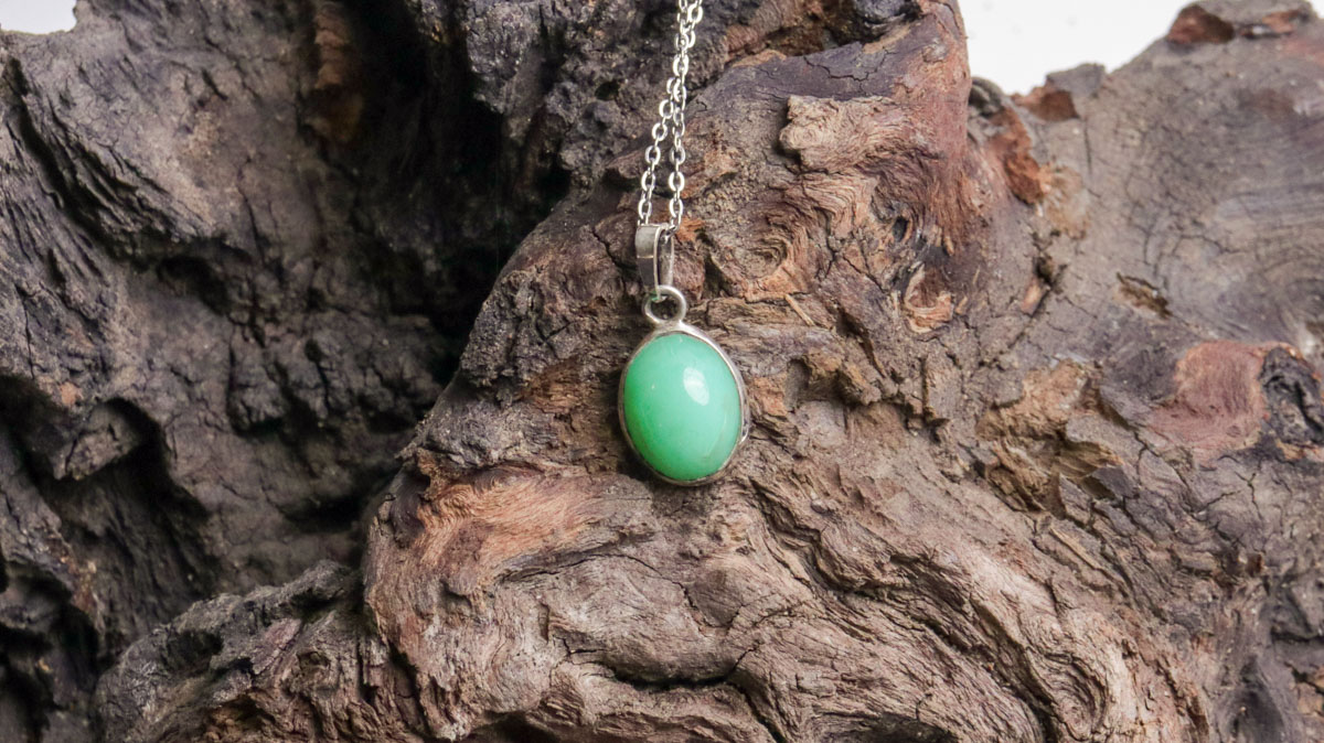 Chrysoprase Oval Cabochon Pendant – Marlborough, Queensland